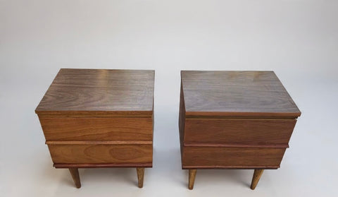 Pair of Refinished 1960s Mid-Century Modern Walnut Nightstands
