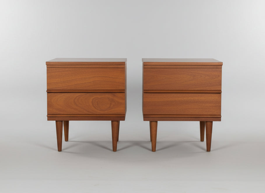 Pair of Refinished 1960s Mid-Century Modern Walnut Nightstands